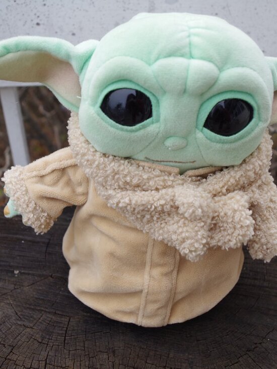 Star Wars Baby Yoda 2020 Plush By Mattel - Picture 2 of 5